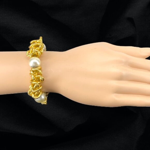 Bracelet, Gold Toned Mesh with Four Large Faux Pearls - Picture 1 of 4